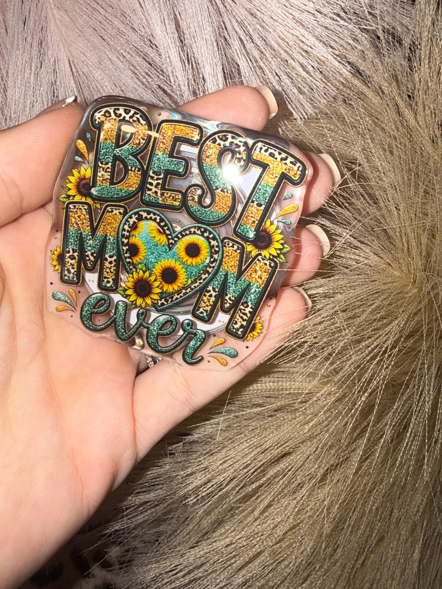 Pop socket with mag safe strip included